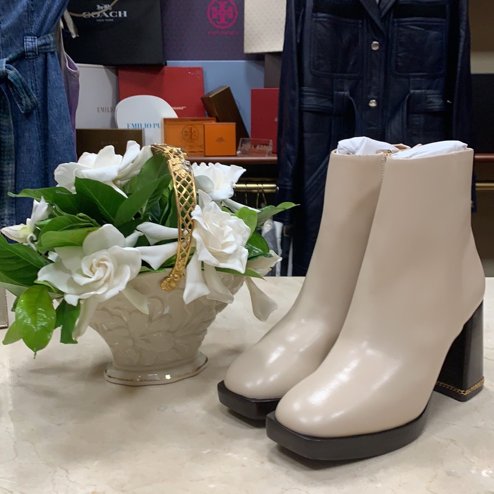 TORY BURCH PLATFORM CHAIN INLAY HEEL BOOTS MINIMAL AESTHETIC CREAM SZ US 8 & 9 - Picture 3 of 12